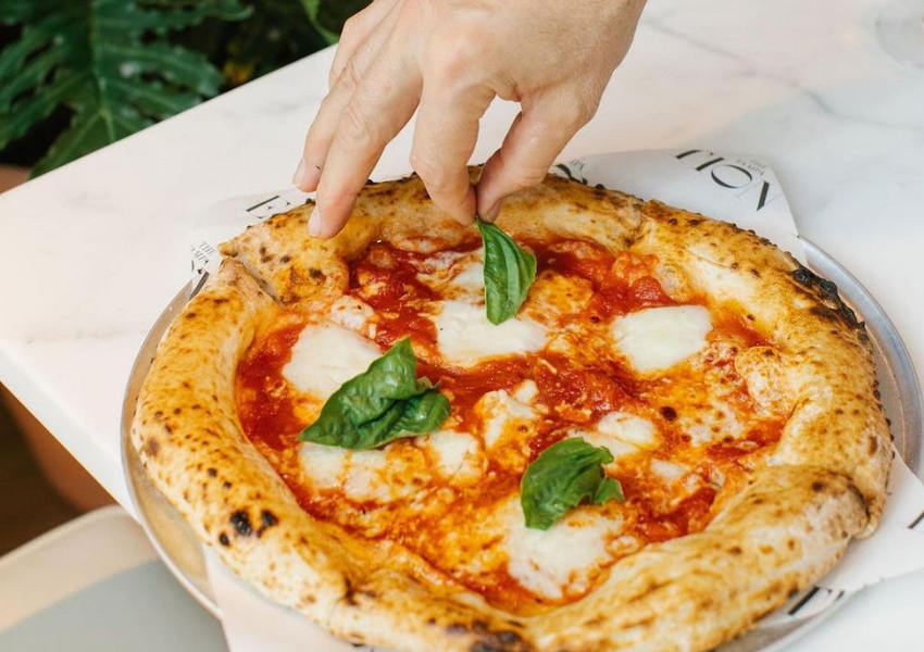 outdoor seating | pizza and flatbreads in channelside