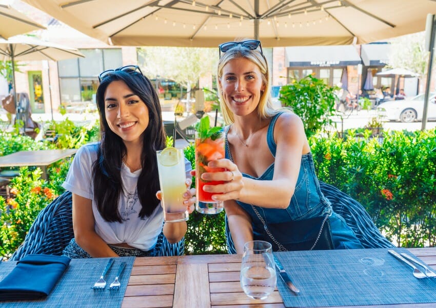 ||Restaurants in Hyde Park Village|Restaurants in Hyde Park Village