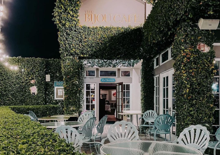 Restaurants in Sarasota with Happy Hours You Can't Miss