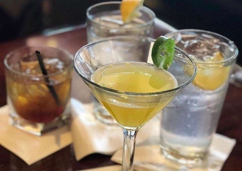 happy hour in Brandon