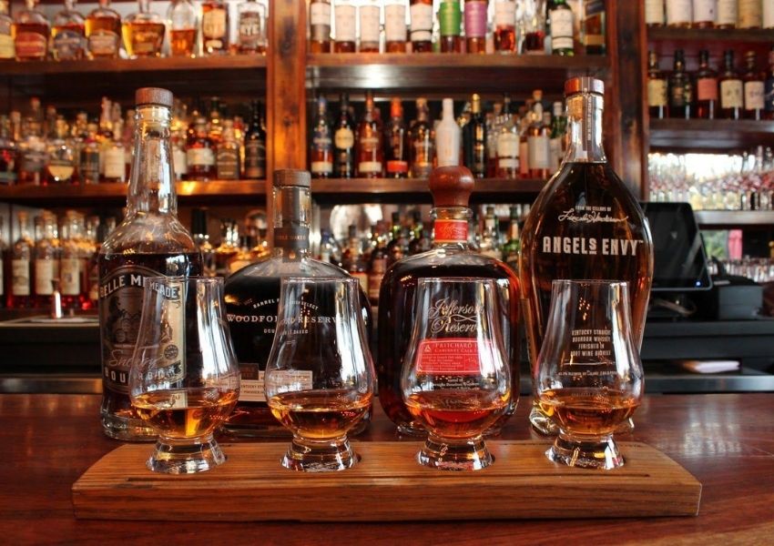 Top Happy Hours in Downtown St. Pete to Celebrate with Friends