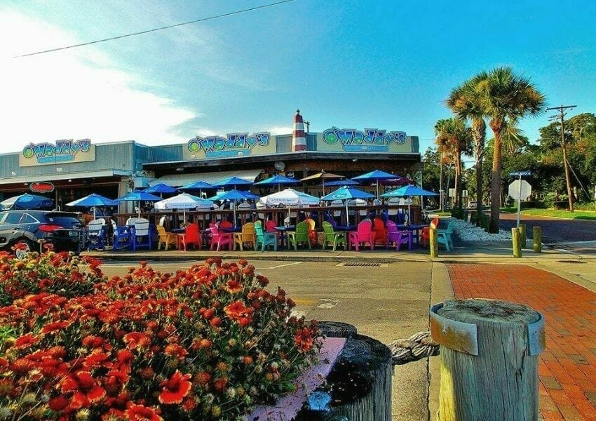 Grab Your Pup and Check Out These Dog-Friendly Restaurants in Gulfport