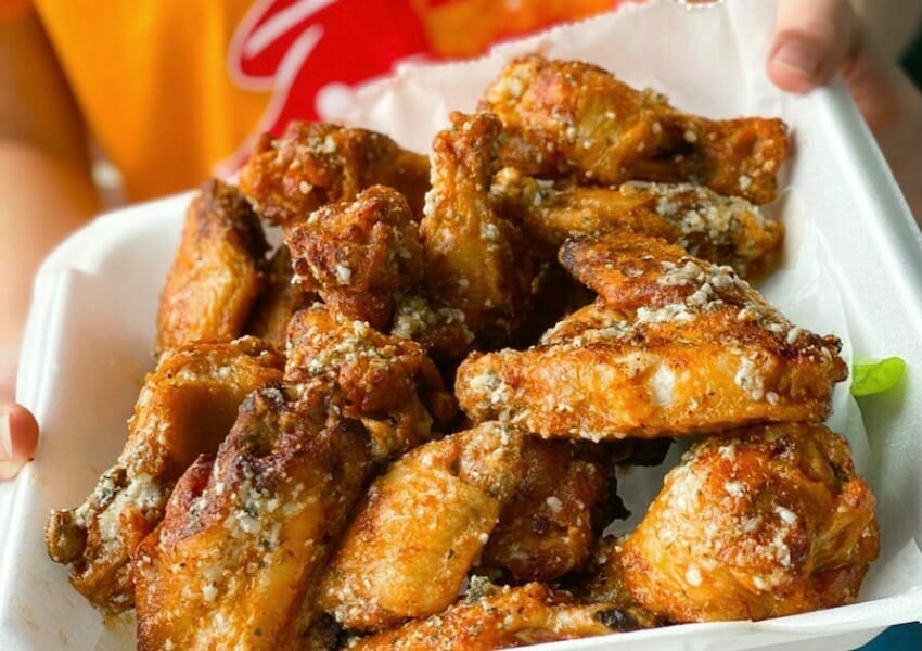Hattricks - best wings in tampa