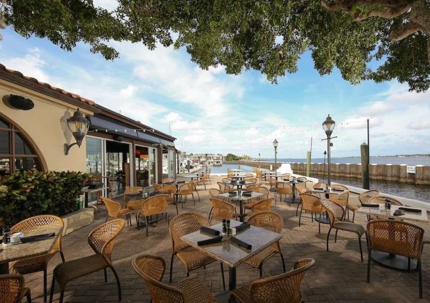 waterfront restaurants in Bradenton