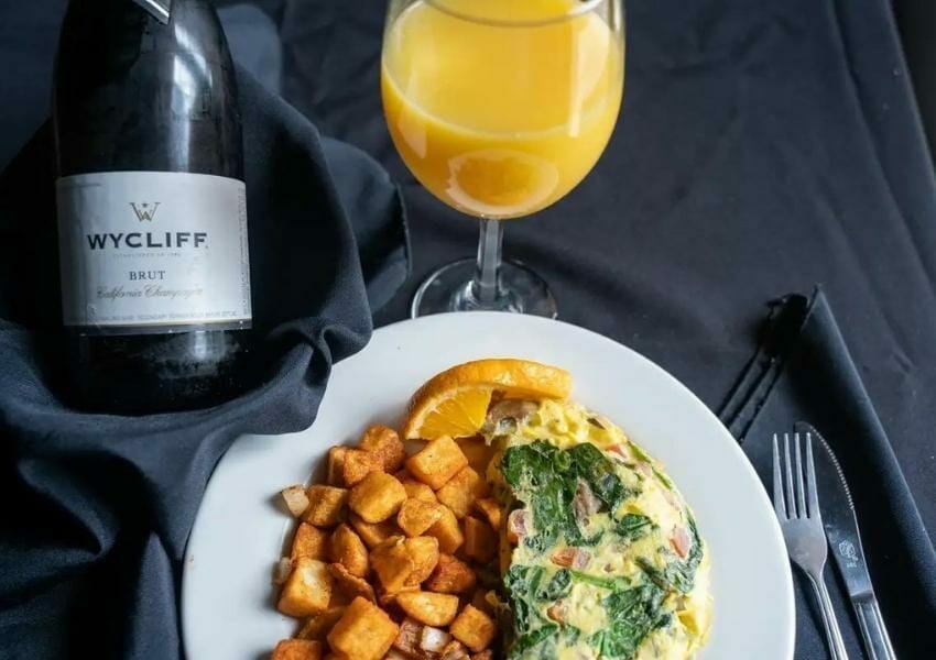 Here‘s Where to Grab Boozy to Baked Fresh Brunch in Avalon Park