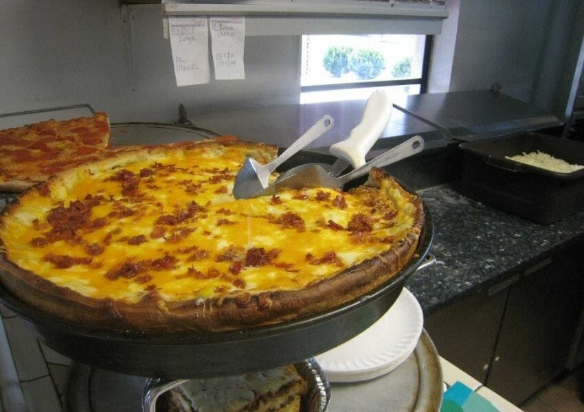8 Irresistible Spots for Pizza in Lakeland