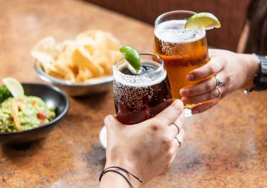 9 Best Spots for Happy Hour in Lakeland