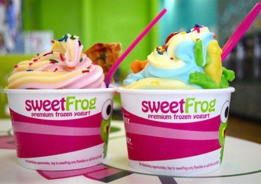 Bars in dessert spots in Avalon Park