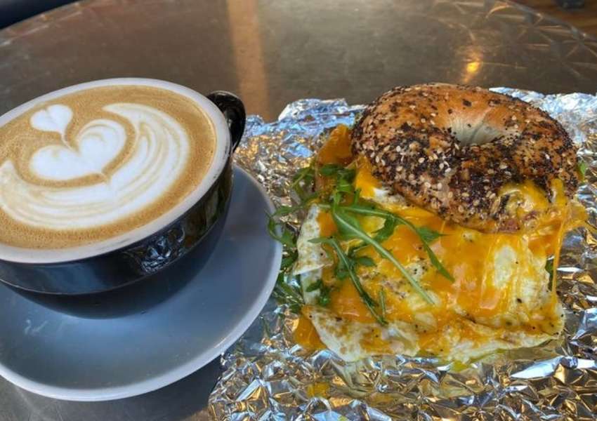 breakfast sandwiches in Pittsburgh