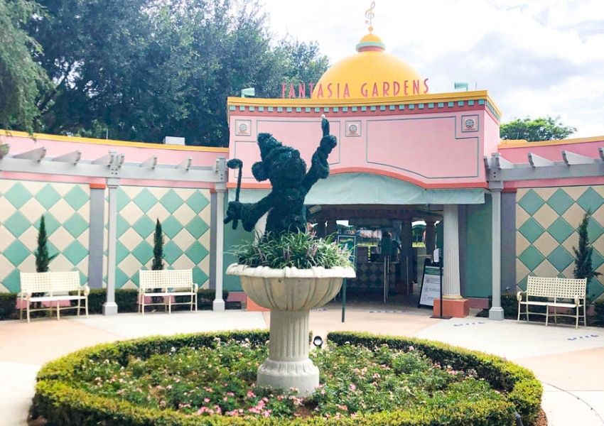 Make Magic Happen with These First Date Ideas at Disney World
