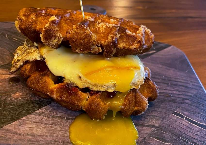 breakfast sandwiches in pittsburgh