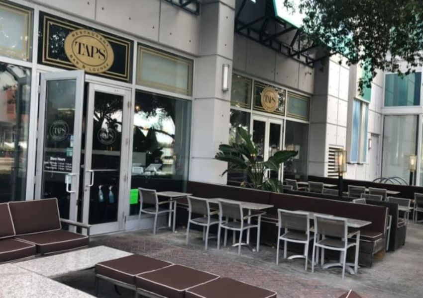 tampa restaurants with outdoor seating - taps