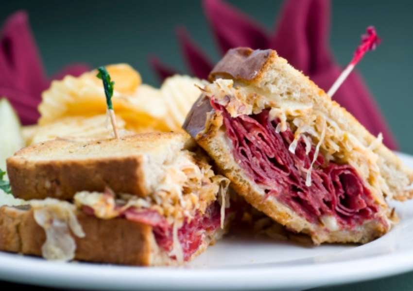 corned beef sandwiches in pittsburgh
