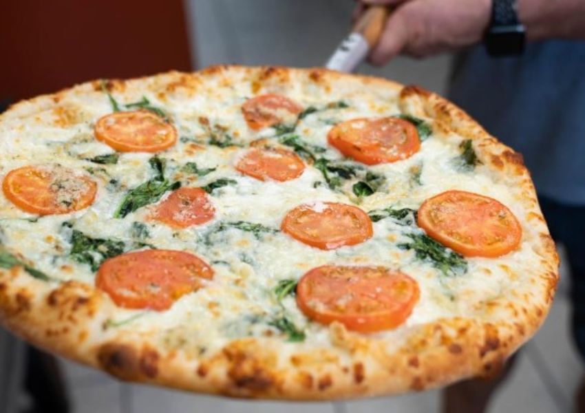 sports bars in clearwater - downtown pizza