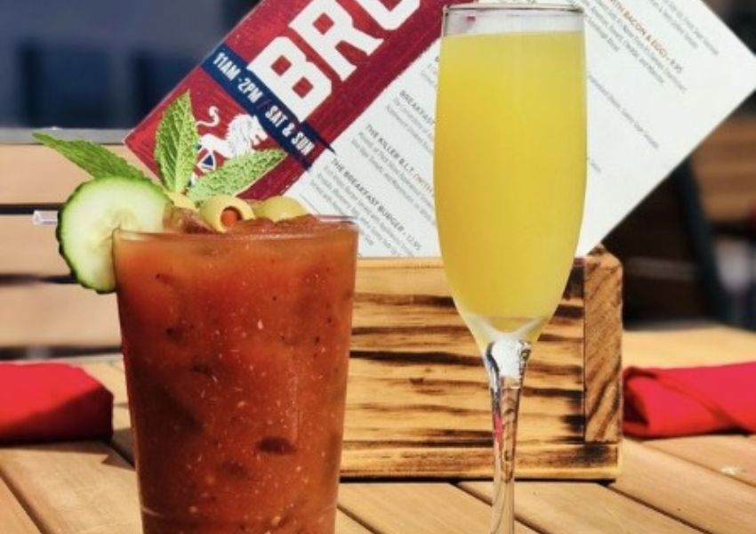 bottomless mimosas in tampa bay - yeomans cask and lion
