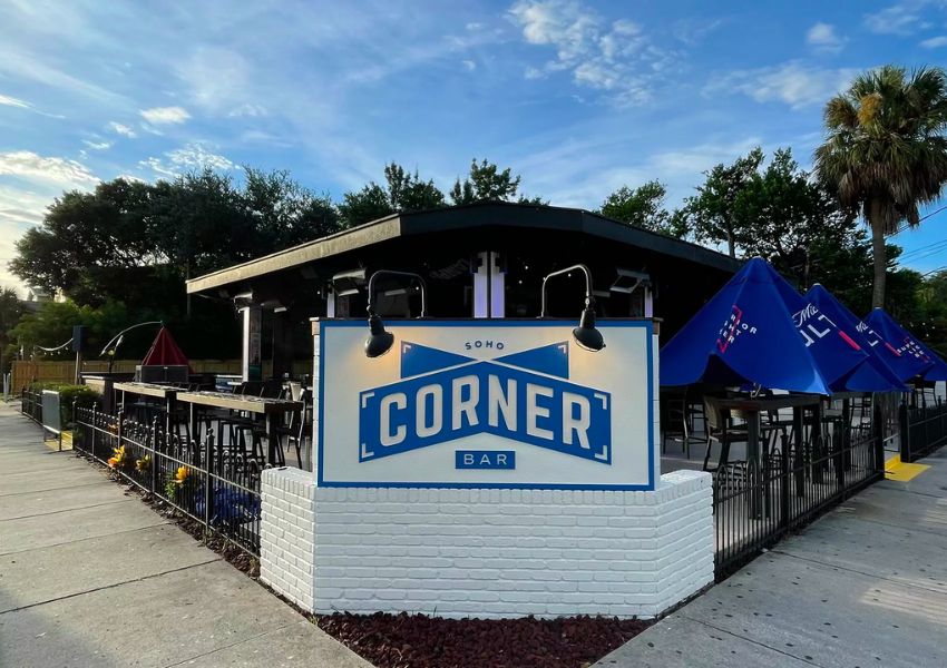bars on south howard
