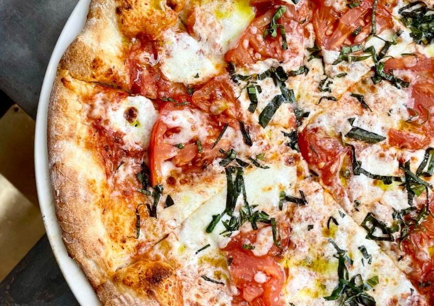 Fiume Pizzeria & Wine Bar restaurant on the River Walk