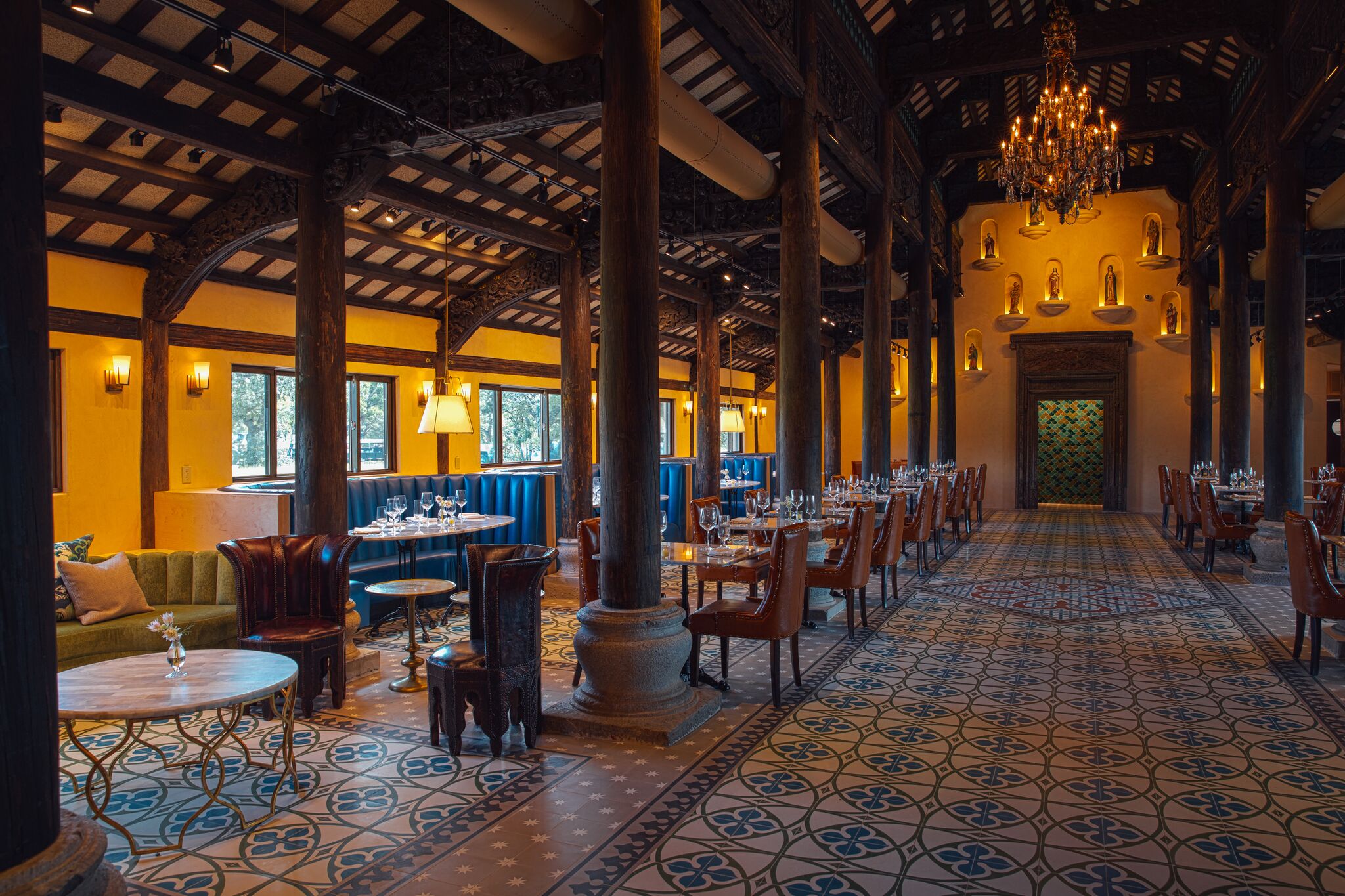 Tillie's Restaurant & Bar