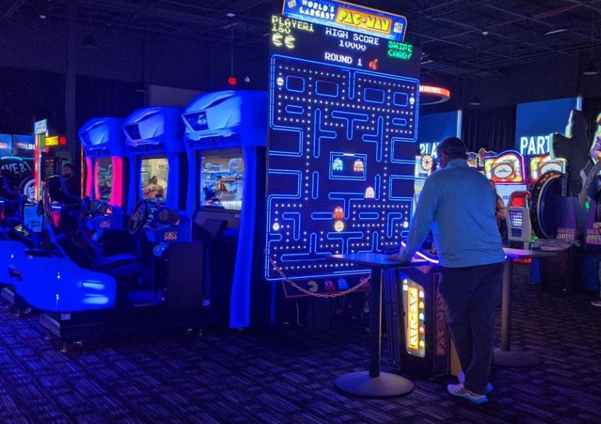Dave and Buster's (Best Arcades in Houston)