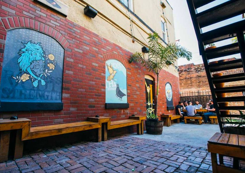 dog friendly food places