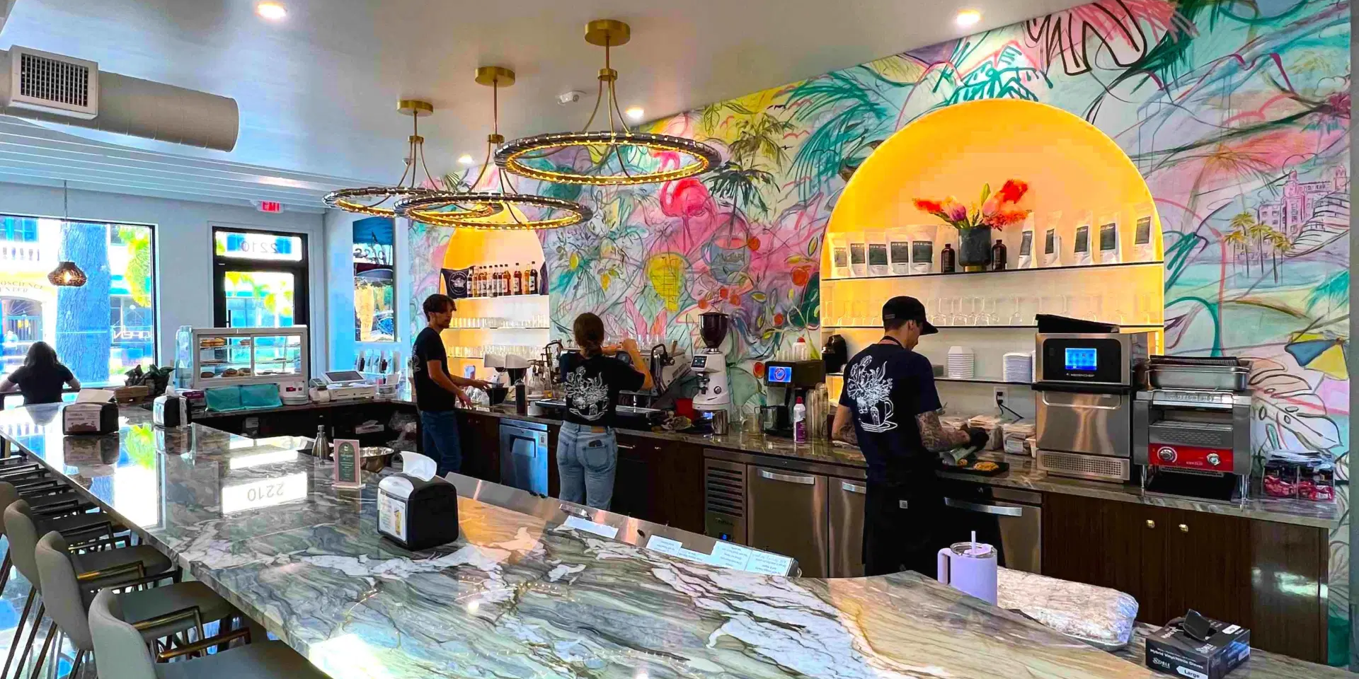 Pour & Decor image 1